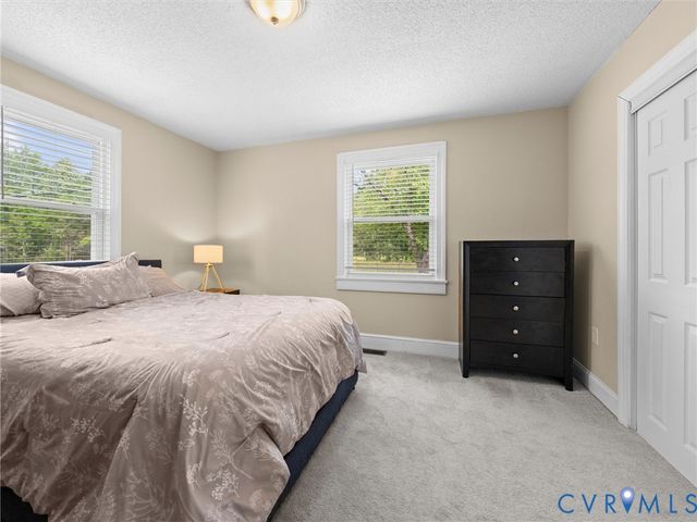 19604 Woodpecker Rd, South Chesterfield, VA 23803