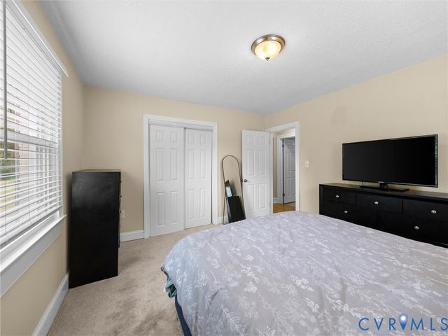 19604 Woodpecker Rd, South Chesterfield, VA 23803