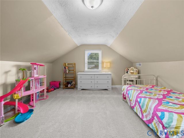 19604 Woodpecker Rd, South Chesterfield, VA 23803