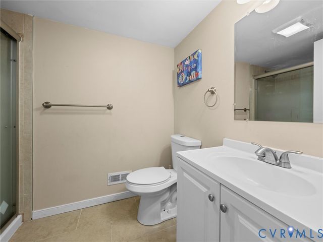 19604 Woodpecker Rd, South Chesterfield, VA 23803