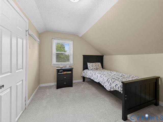 19604 Woodpecker Rd, South Chesterfield, VA 23803