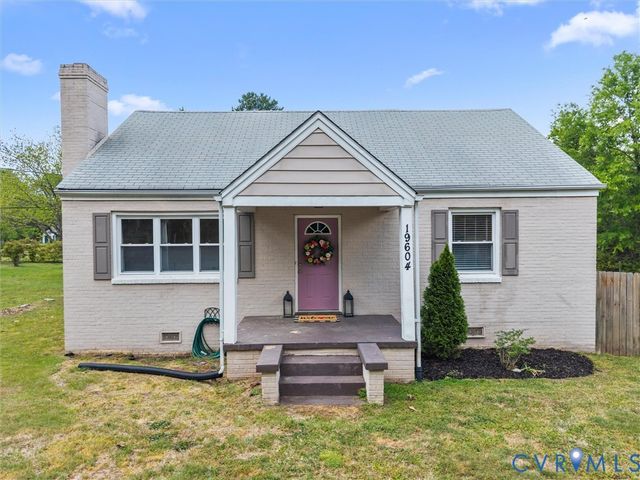 19604 Woodpecker Rd, South Chesterfield, VA 23803