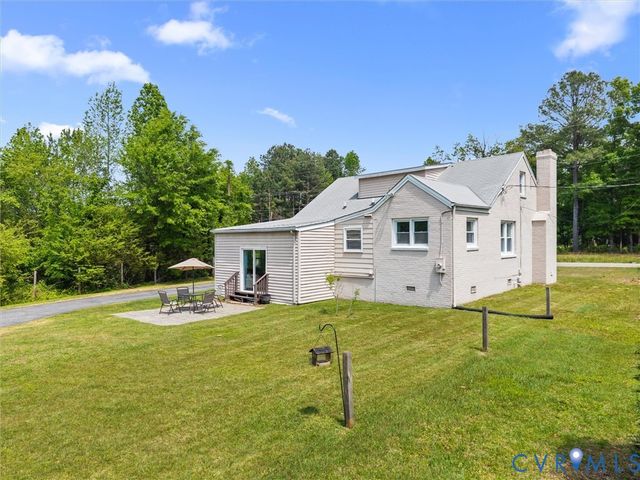 19604 Woodpecker Rd, South Chesterfield, VA 23803