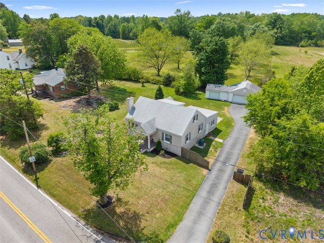 19604 Woodpecker Rd, South Chesterfield, VA 23803