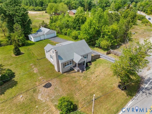 19604 Woodpecker Rd, South Chesterfield, VA 23803