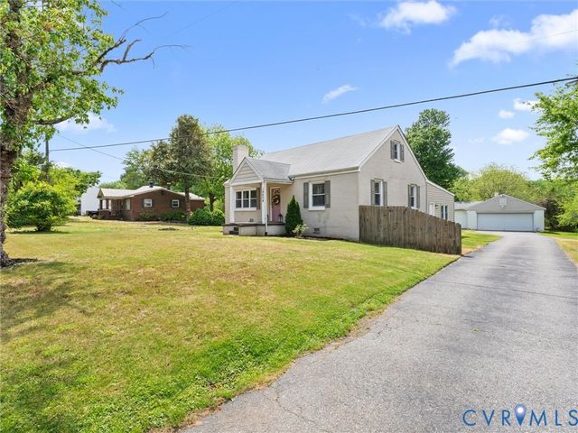 19604 Woodpecker Rd, South Chesterfield, VA 23803