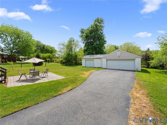 19604 Woodpecker Rd, South Chesterfield, VA 23803