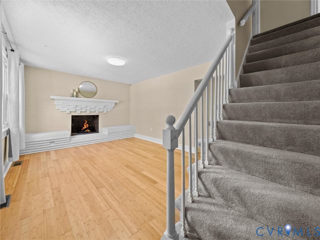19604 Woodpecker Rd, South Chesterfield, VA 23803