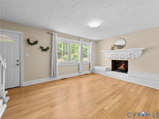 19604 Woodpecker Rd, South Chesterfield, VA 23803