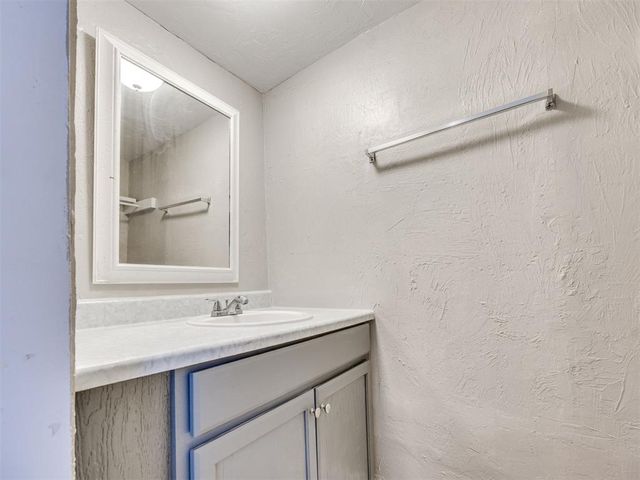509 Turtle Creek Drive, Yukon, OK 73099