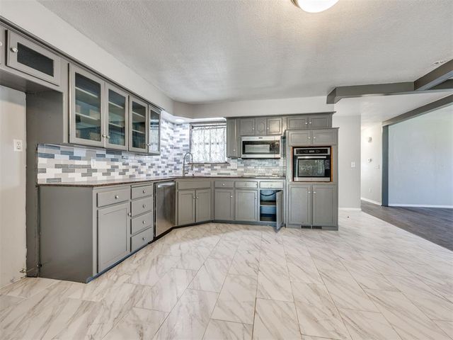 509 Turtle Creek Drive, Yukon, OK 73099