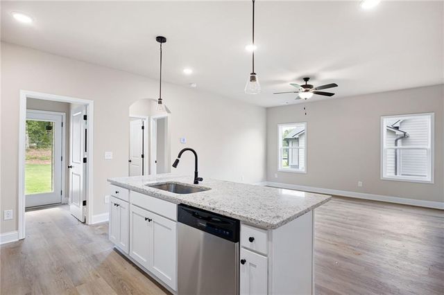 105 Winston Way, Carrollton, GA 30117