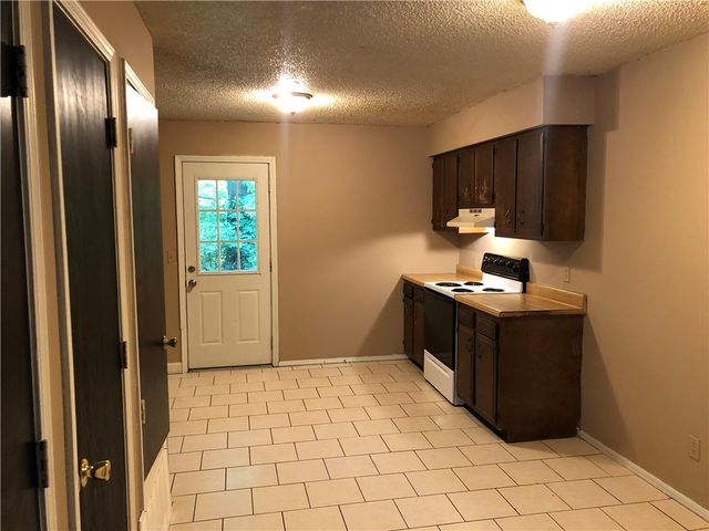 605 N Betty Jo Drive 2, Fayetteville, AR 72701