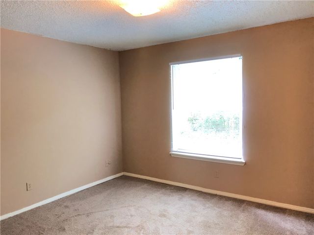 605 N Betty Jo Drive 2, Fayetteville, AR 72701