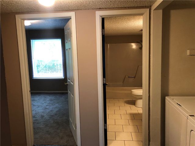 605 N Betty Jo Drive 2, Fayetteville, AR 72701