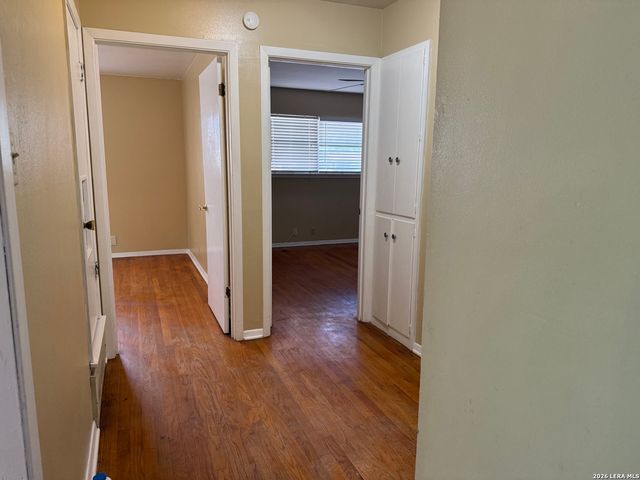4907 SEABREEZE DR, San Antonio, TX 78220