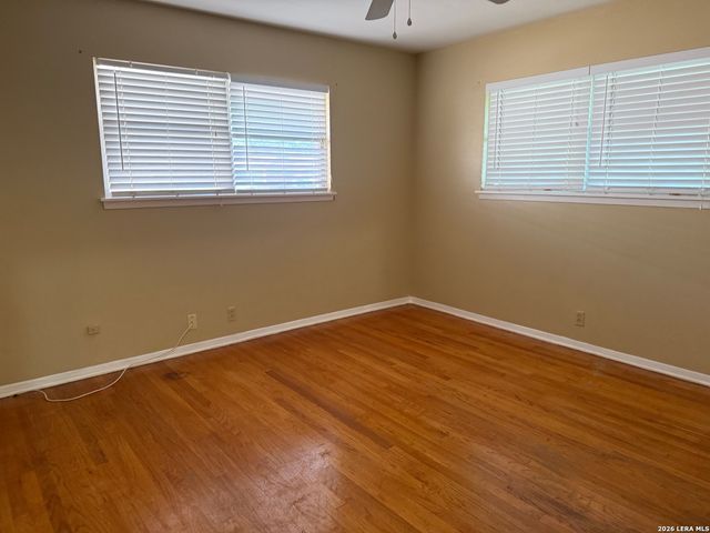 4907 SEABREEZE DR, San Antonio, TX 78220