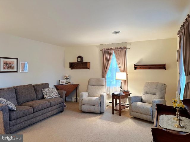 1062 JEFFERSON ST, Red Hill, PA 18076