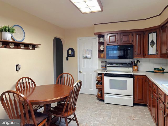 1062 JEFFERSON ST, Red Hill, PA 18076