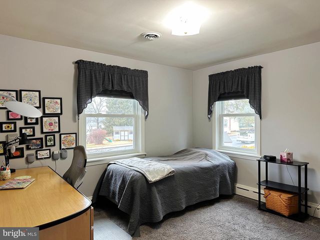 1062 JEFFERSON ST, Red Hill, PA 18076