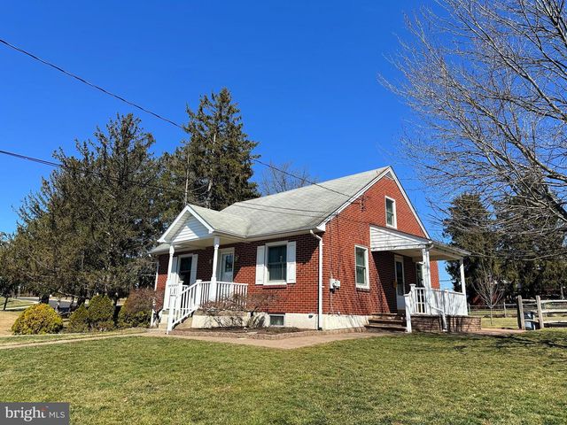 1062 JEFFERSON ST, Red Hill, PA 18076