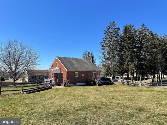 1062 JEFFERSON ST, Red Hill, PA 18076