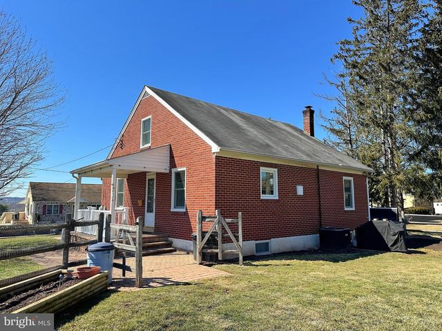 1062 JEFFERSON ST, Red Hill, PA 18076