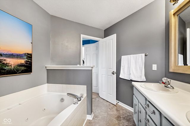 6647 Rushing River, Noblesville, IN 46062