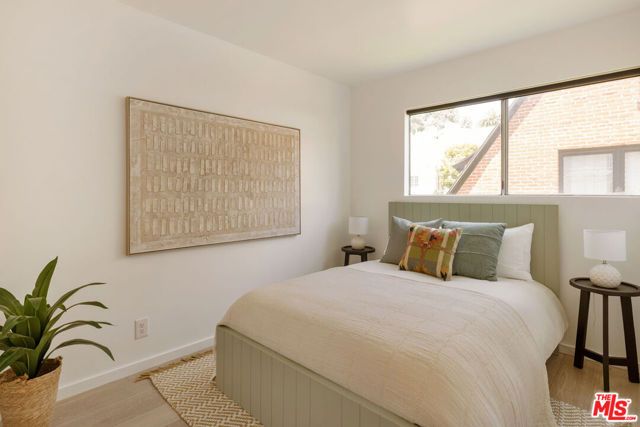2147 N Beachwood Drive 5, Los Angeles, CA 90068