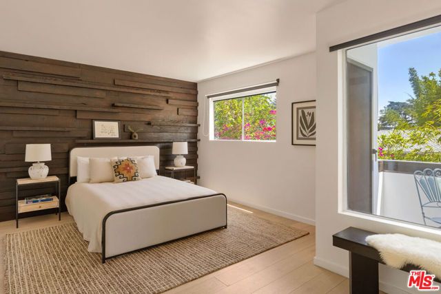2147 N Beachwood Drive 5, Los Angeles, CA 90068