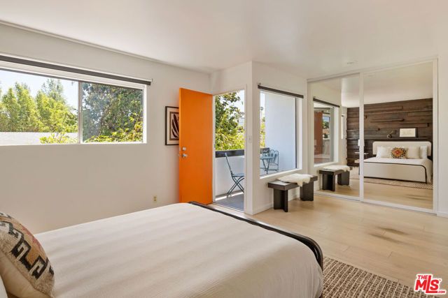 2147 N Beachwood Drive 5, Los Angeles, CA 90068