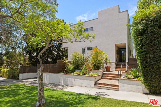 2147 N Beachwood Drive 5, Los Angeles, CA 90068