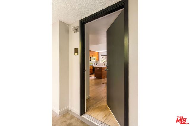 2147 N Beachwood Drive 5, Los Angeles, CA 90068