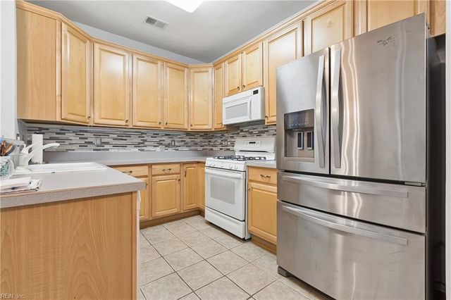 324 Hillside TER, Newport News, VA 23602