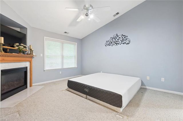 324 Hillside TER, Newport News, VA 23602
