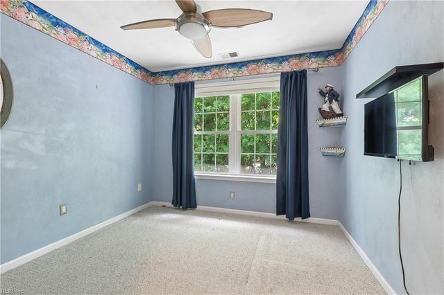 324 Hillside TER, Newport News, VA 23602