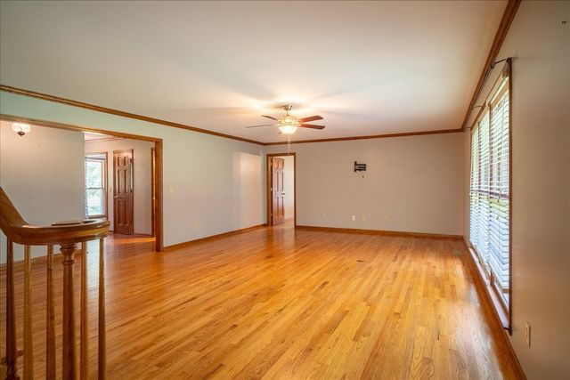 11 Ashley Ct, Lawrenceburg, TN 38464