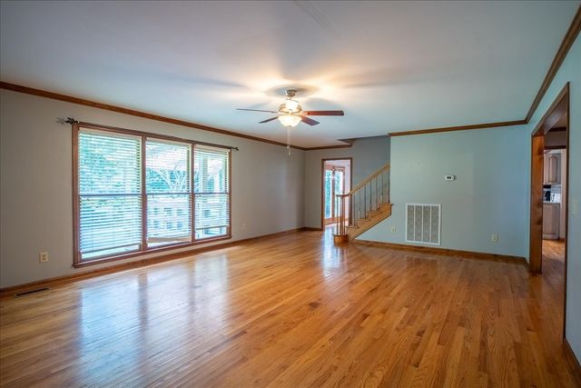 11 Ashley Ct, Lawrenceburg, TN 38464