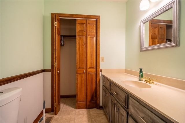 11 Ashley Ct, Lawrenceburg, TN 38464