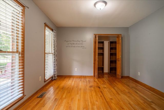 11 Ashley Ct, Lawrenceburg, TN 38464