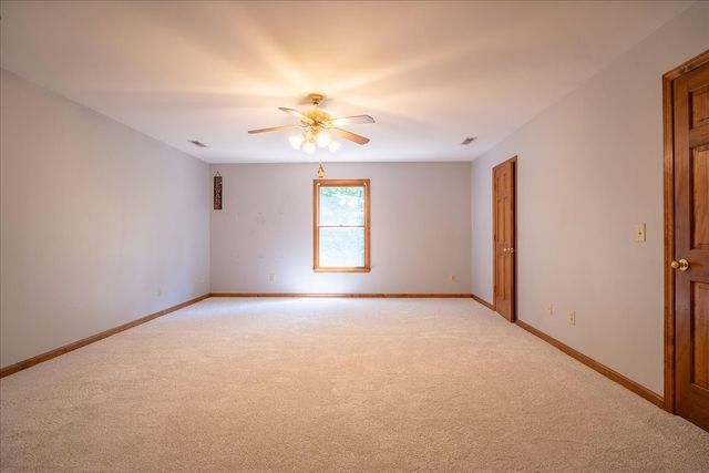 11 Ashley Ct, Lawrenceburg, TN 38464