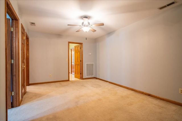 11 Ashley Ct, Lawrenceburg, TN 38464