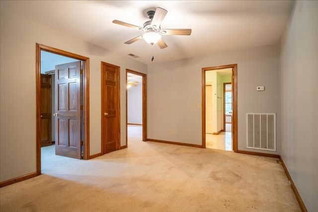 11 Ashley Ct, Lawrenceburg, TN 38464