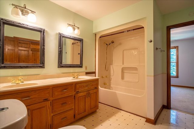 11 Ashley Ct, Lawrenceburg, TN 38464