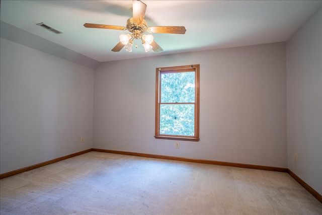 11 Ashley Ct, Lawrenceburg, TN 38464