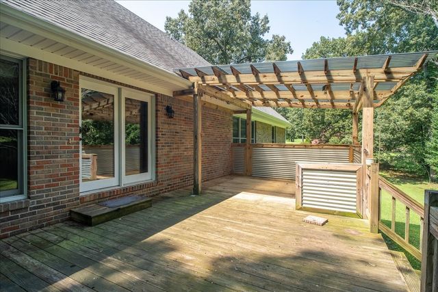 11 Ashley Ct, Lawrenceburg, TN 38464