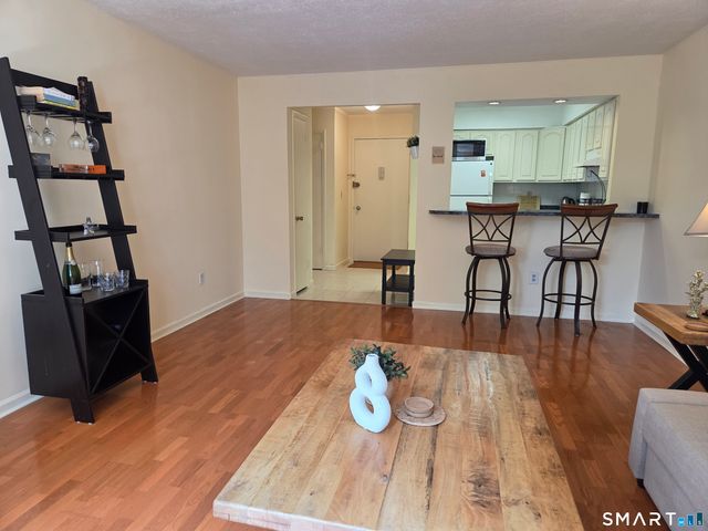 1525 East Putnam Avenue 201, Greenwich, CT 06870