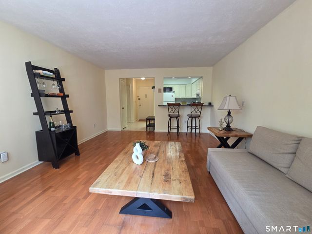 1525 East Putnam Avenue 201, Greenwich, CT 06870
