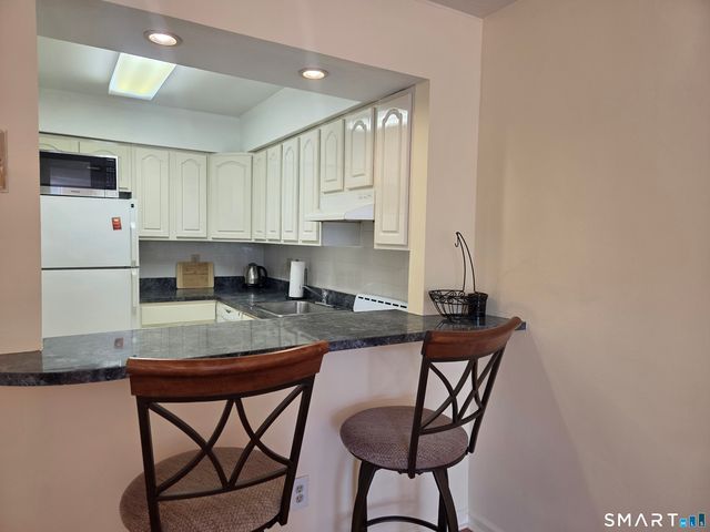 1525 East Putnam Avenue 201, Greenwich, CT 06870