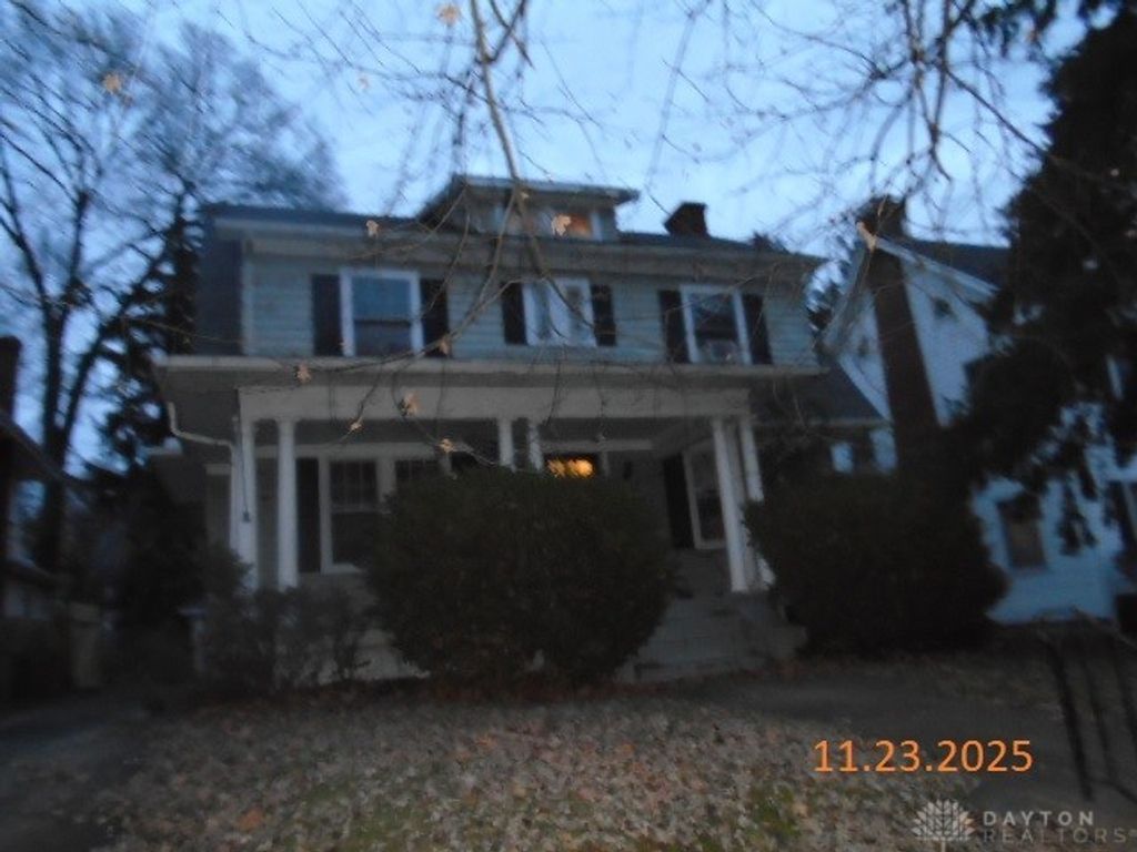 53 E Dixon Avenue, Oakwood, OH 45419